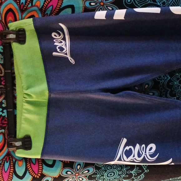 Bundle Of Seattle Football leggings, Back Pack/purse & Socks - Picture 2 of 8